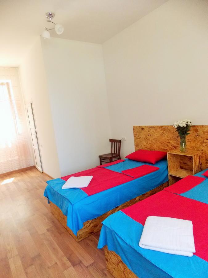 Shat Lav Hostel Erivan Exterior foto