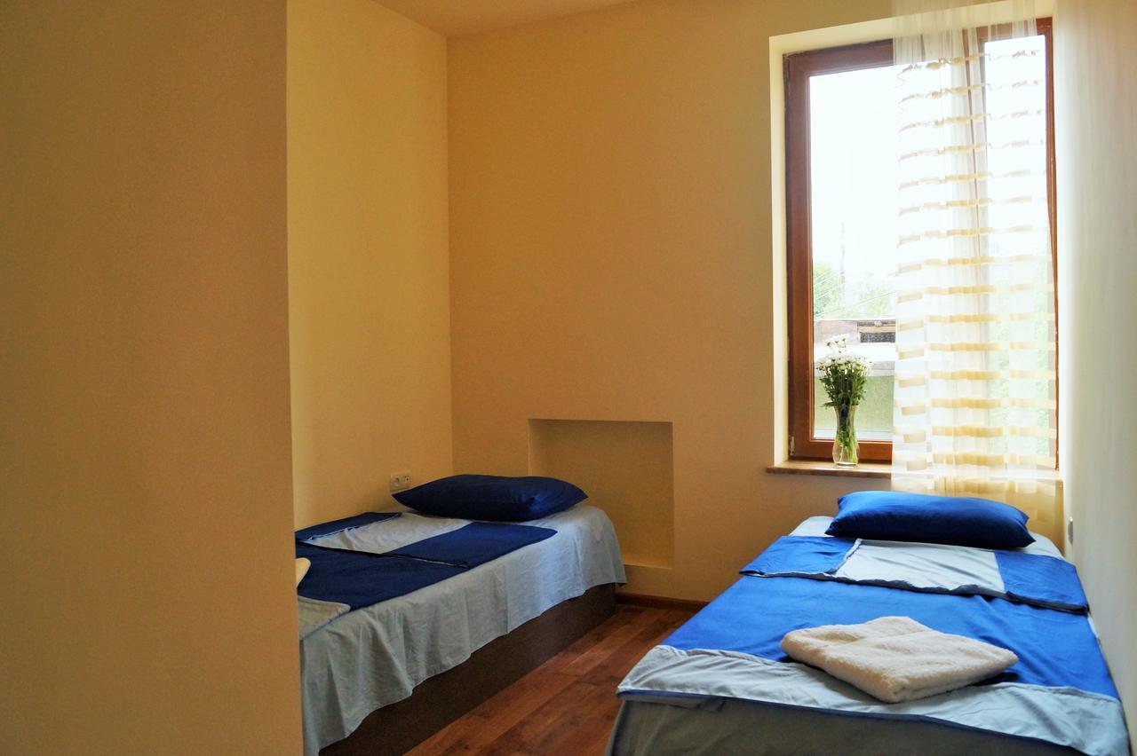 Shat Lav Hostel Erivan Exterior foto