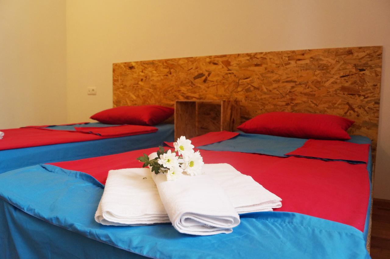 Shat Lav Hostel Erivan Exterior foto
