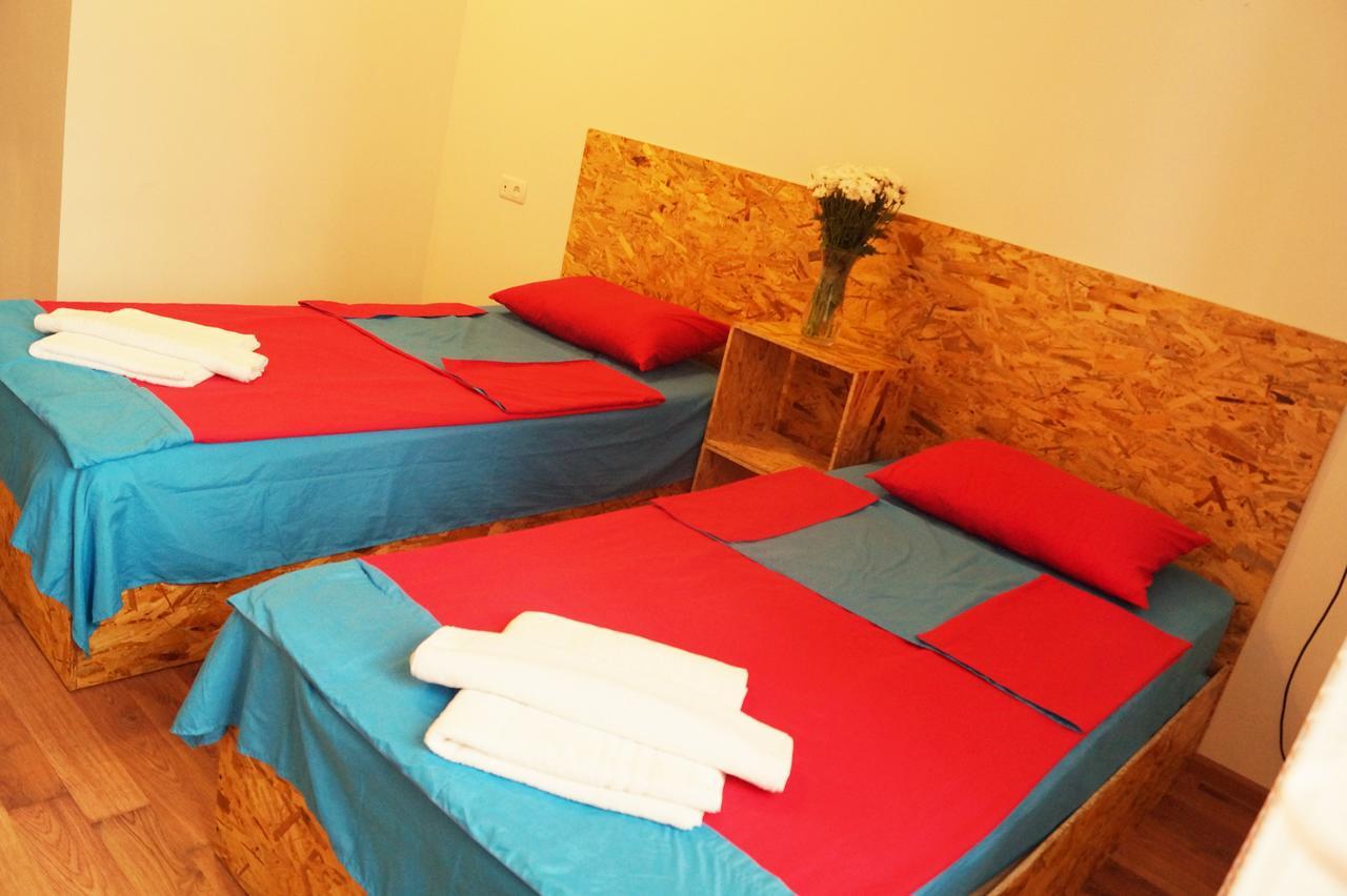 Shat Lav Hostel Erivan Exterior foto