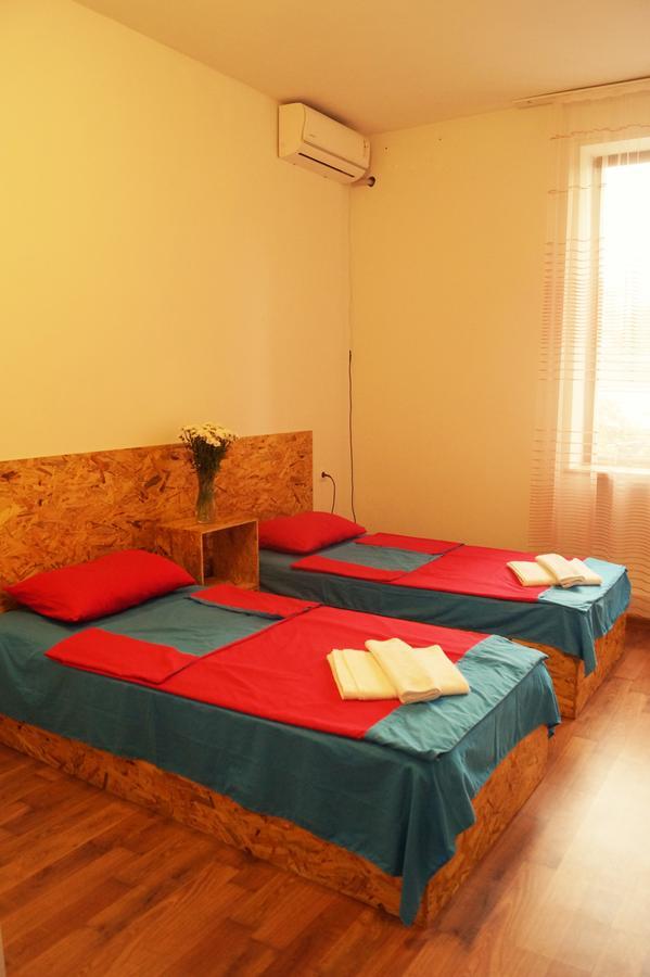 Shat Lav Hostel Erivan Exterior foto