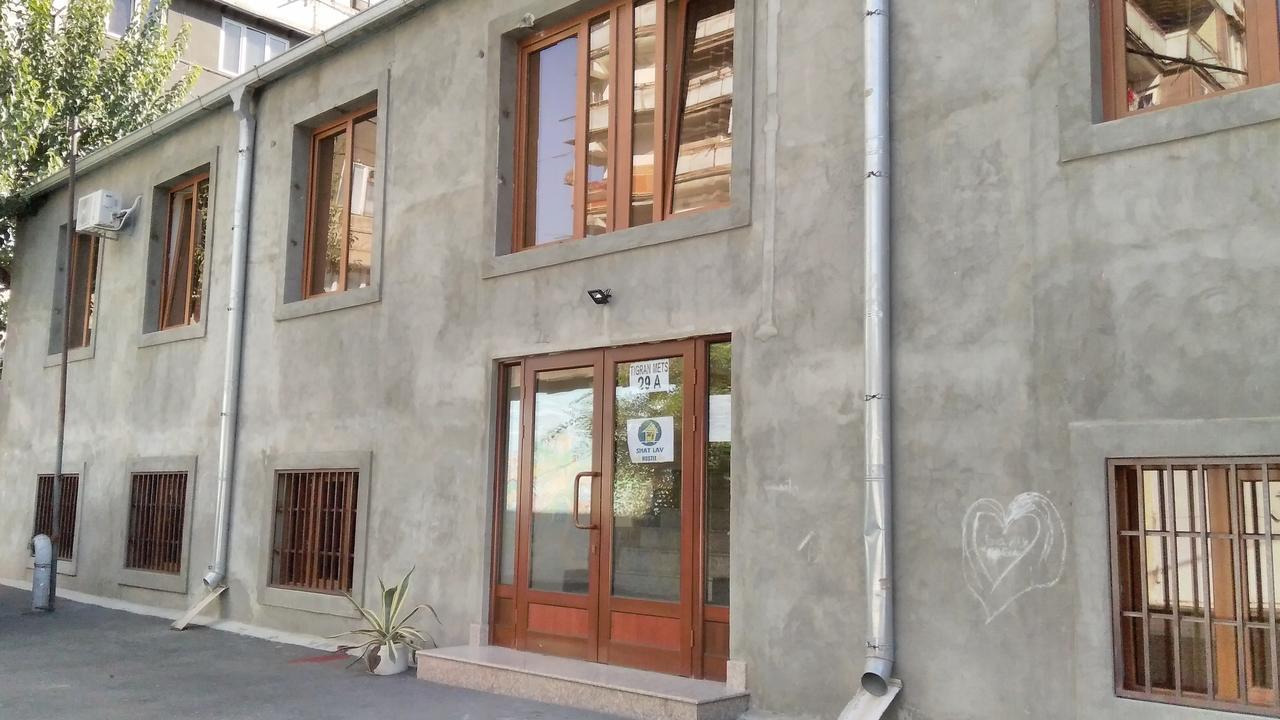 Shat Lav Hostel Erivan Exterior foto