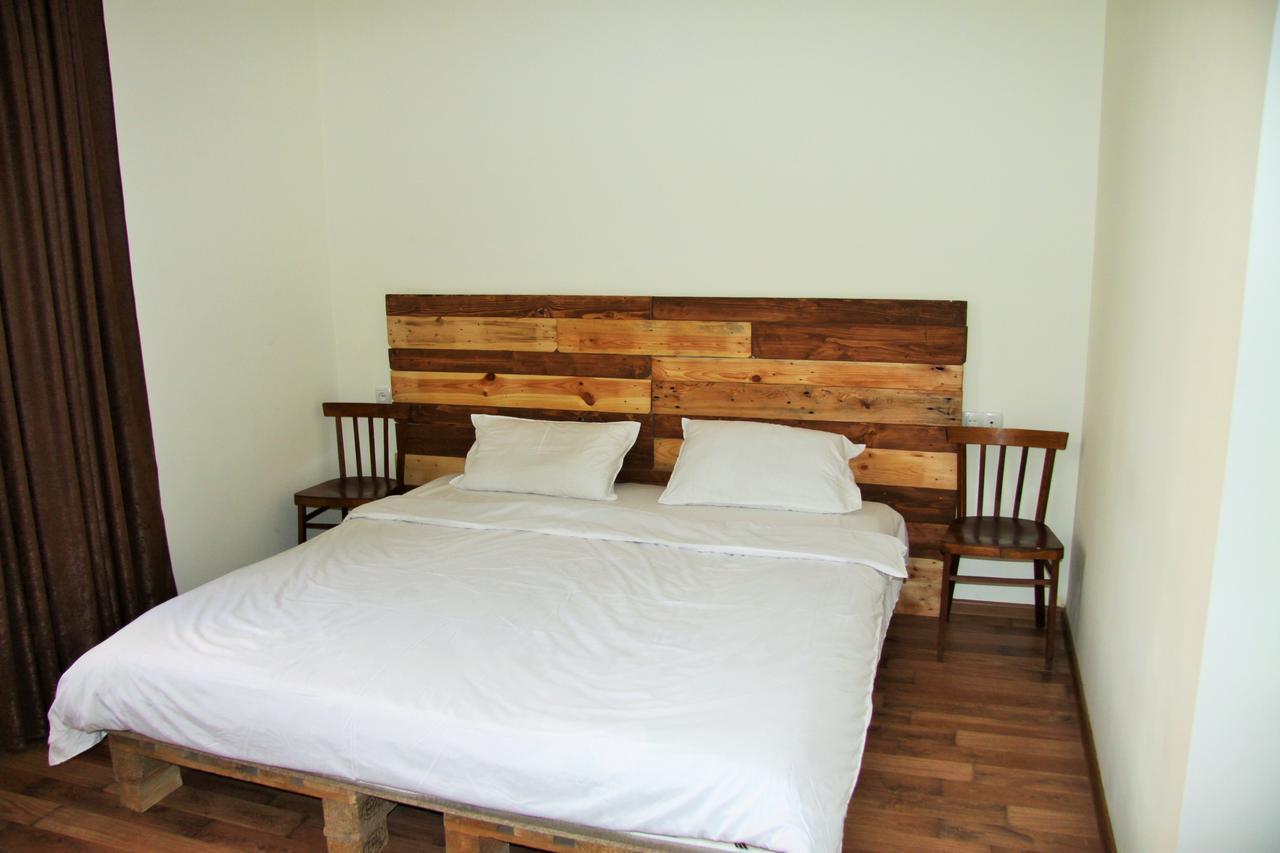 Shat Lav Hostel Erivan Exterior foto