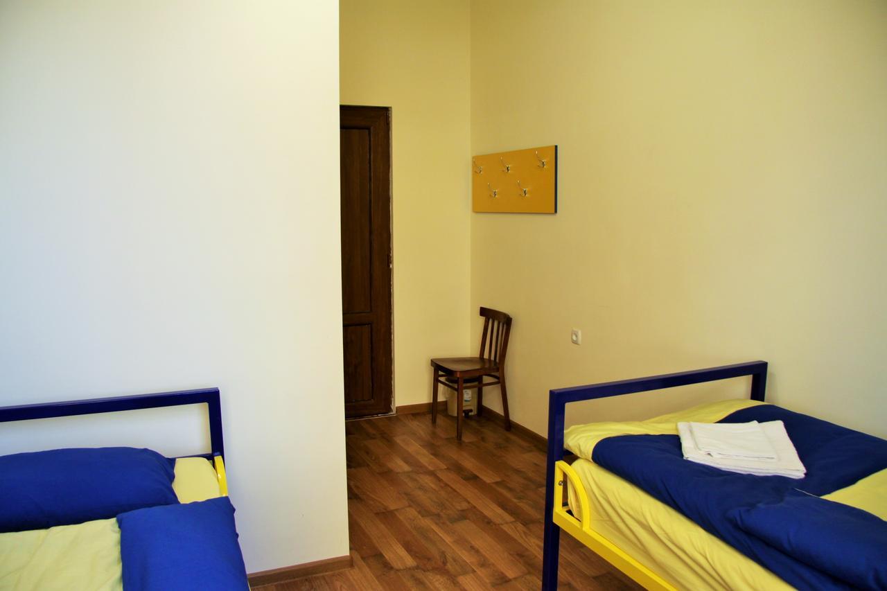 Shat Lav Hostel Erivan Exterior foto