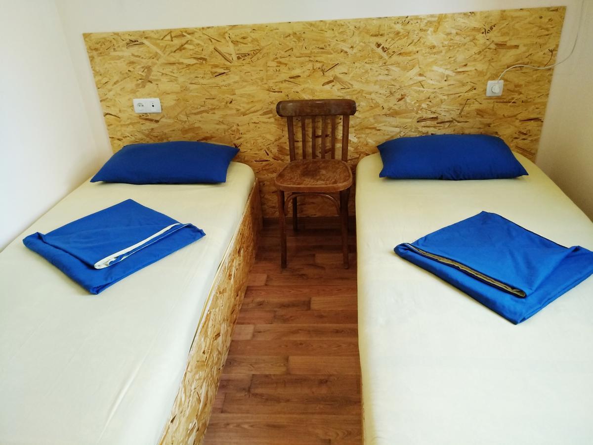 Shat Lav Hostel Erivan Exterior foto